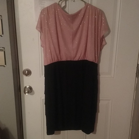 Dress - Picture 3 of 4